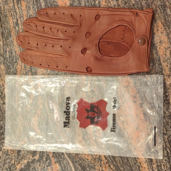 Gloves - Picture 4 of 5